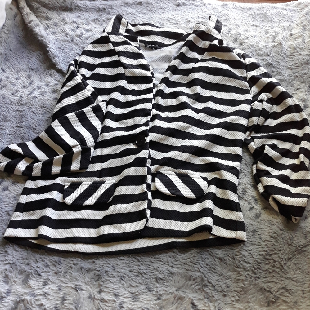 Blazer - Picture 1 of 2